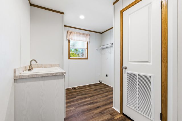 343 PARK RD, Stanley, VA 22851