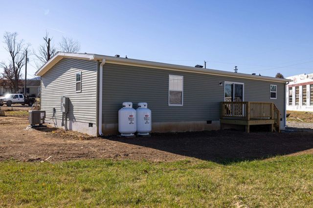 343 PARK RD, Stanley, VA 22851