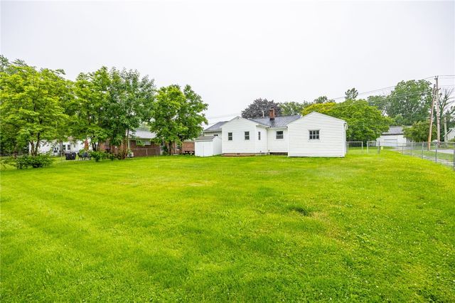 976 Denise Road, Greece, NY 14616