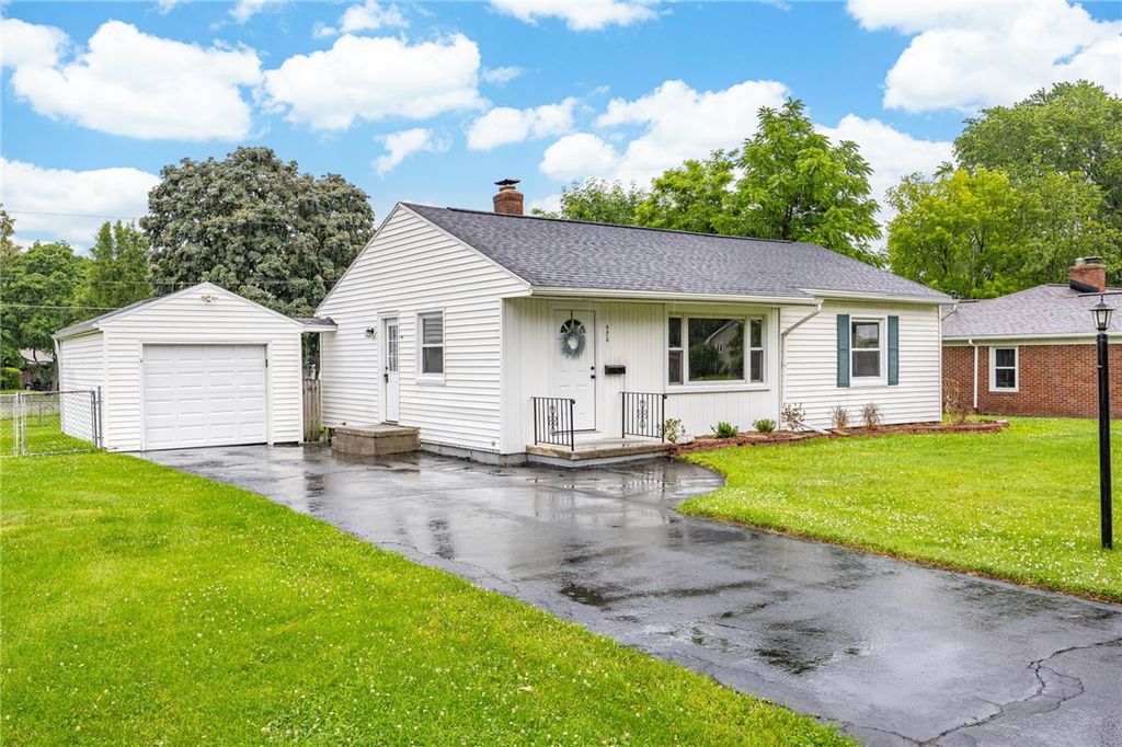 976 Denise Road, Greece, NY 14616