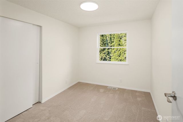 14236 95th Avenue NE, Kirkland, WA 98034