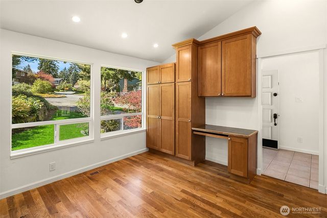14236 95th Avenue NE, Kirkland, WA 98034