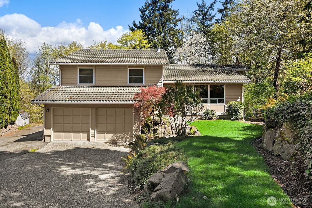 14236 95th Avenue NE, Kirkland, WA 98034
