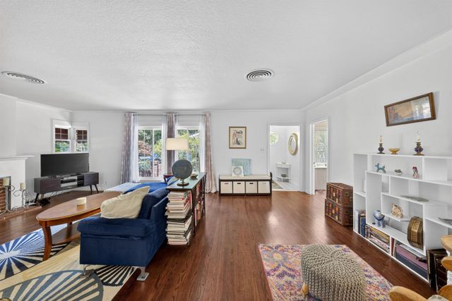 5098 N Del Mar Avenue, Fresno, CA 93704