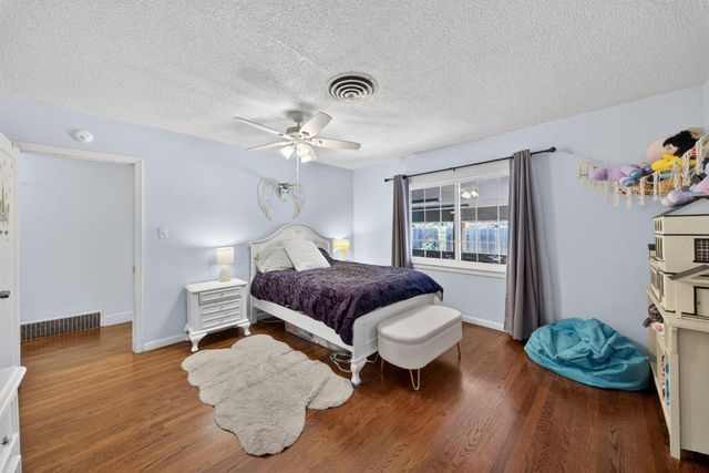 5098 N Del Mar Avenue, Fresno, CA 93704
