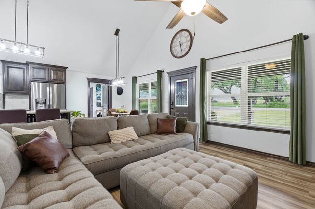 2926 Paluxy Trail, Granbury, TX 76048