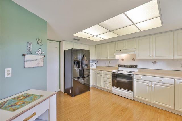 1713 HAMMERSMITH DRIVE, Sun City Center, FL 33573