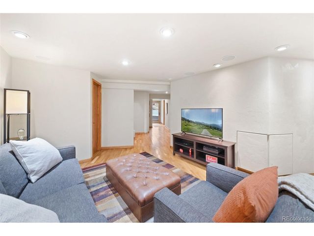 2736 Hiwan Dr, Evergreen, CO 80439