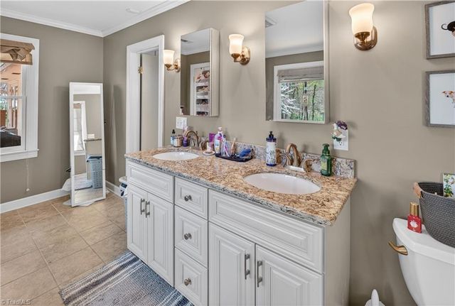 128 Burnley Lane, Mount Airy, NC 27030