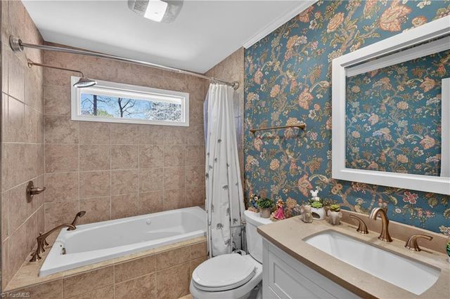 128 Burnley Lane, Mount Airy, NC 27030