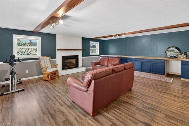 128 Burnley Lane, Mount Airy, NC 27030