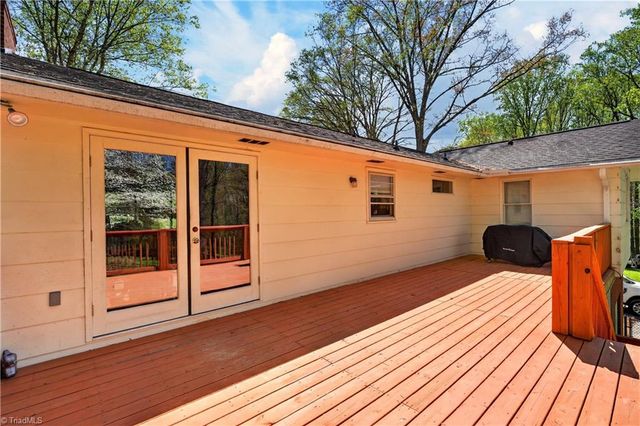 128 Burnley Lane, Mount Airy, NC 27030