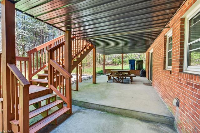 128 Burnley Lane, Mount Airy, NC 27030