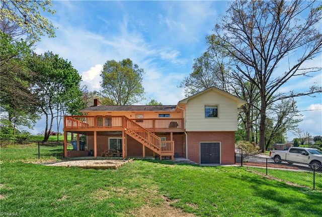 128 Burnley Lane, Mount Airy, NC 27030
