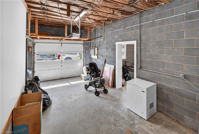 128 Burnley Lane, Mount Airy, NC 27030