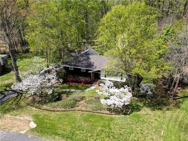 128 Burnley Lane, Mount Airy, NC 27030