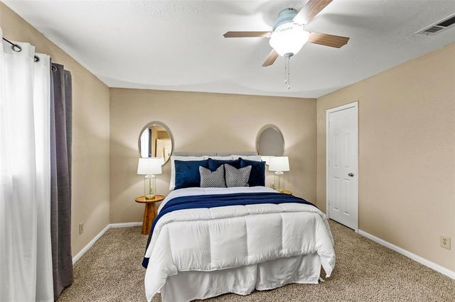 208 Driftwood Street, League City, TX 77573