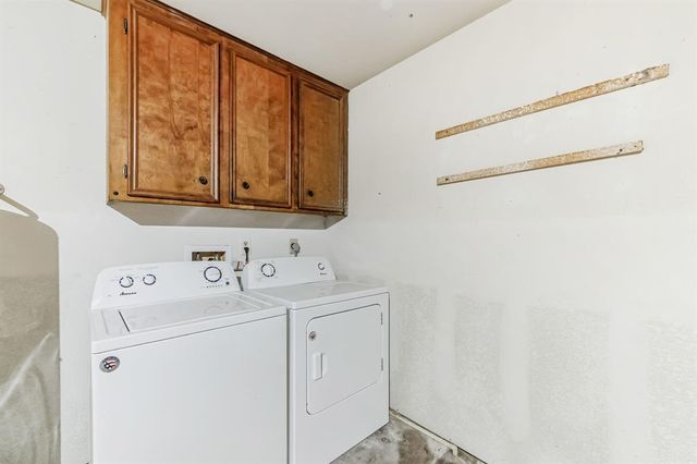 208 Driftwood Street, League City, TX 77573