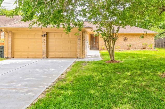 208 Driftwood Street, League City, TX 77573