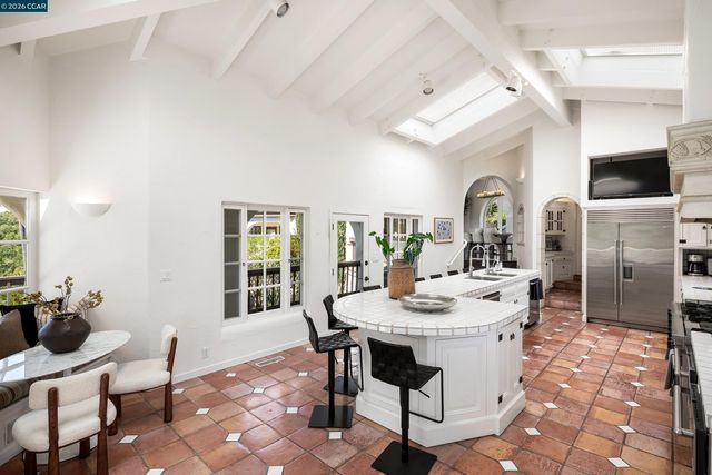 4377 Warm Springs Rd, Glen Ellen, CA 95442