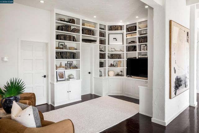 4377 Warm Springs Rd, Glen Ellen, CA 95442