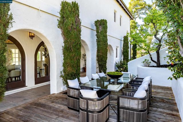 4377 Warm Springs Rd, Glen Ellen, CA 95442