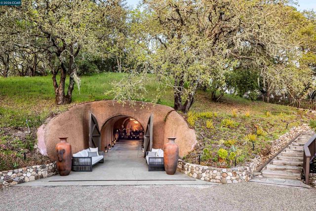 4377 Warm Springs Rd, Glen Ellen, CA 95442