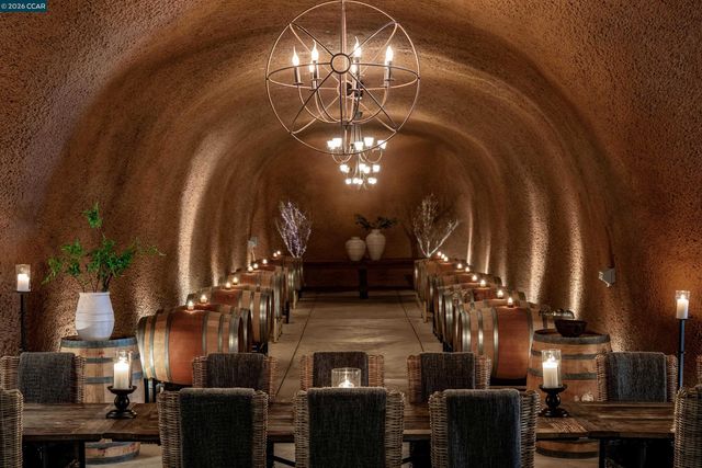 4377 Warm Springs Rd, Glen Ellen, CA 95442