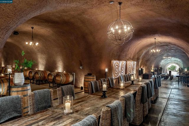 4377 Warm Springs Rd, Glen Ellen, CA 95442