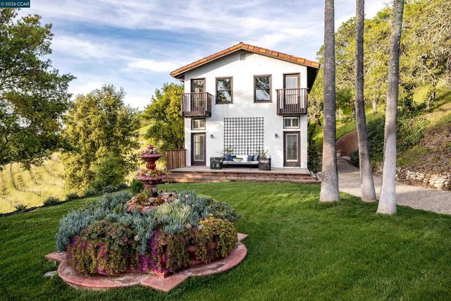 4377 Warm Springs Rd, Glen Ellen, CA 95442