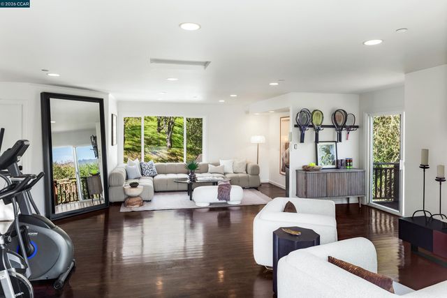 4377 Warm Springs Rd, Glen Ellen, CA 95442