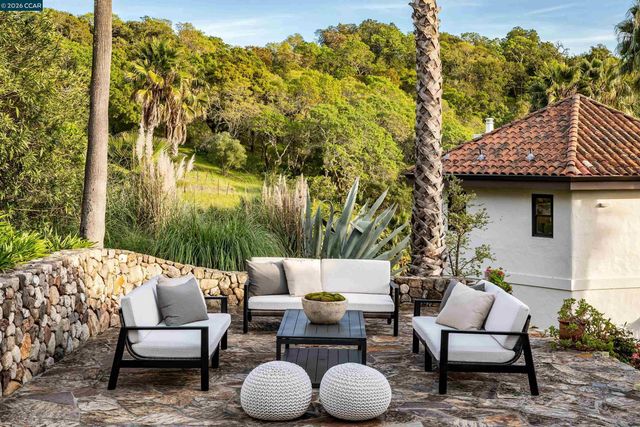 4377 Warm Springs Rd, Glen Ellen, CA 95442