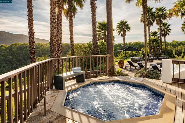 4377 Warm Springs Rd, Glen Ellen, CA 95442