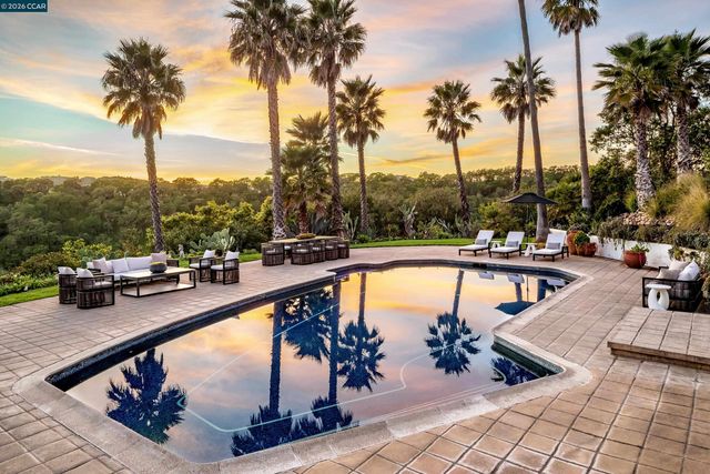 4377 Warm Springs Rd, Glen Ellen, CA 95442