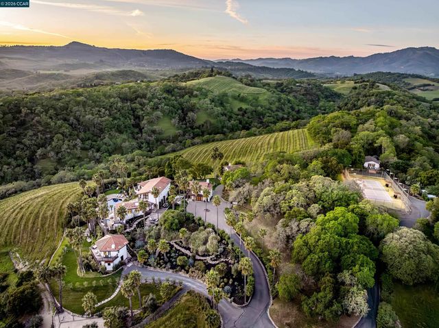 4377 Warm Springs Rd, Glen Ellen, CA 95442