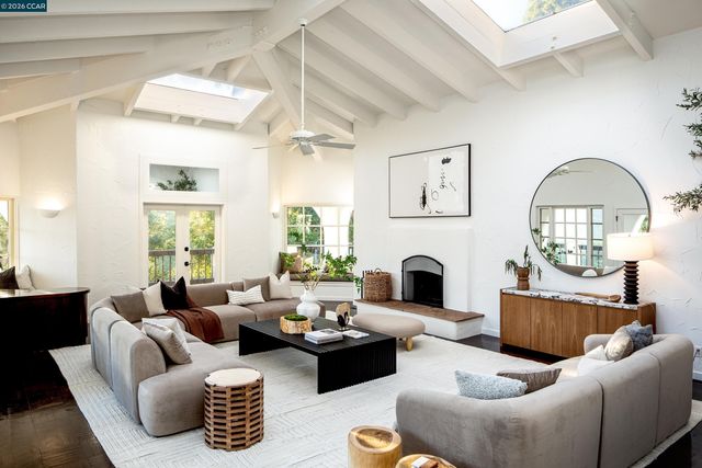 4377 Warm Springs Rd, Glen Ellen, CA 95442