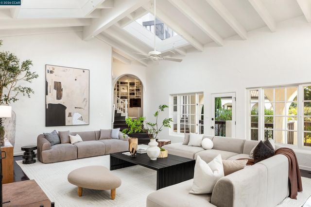 4377 Warm Springs Rd, Glen Ellen, CA 95442