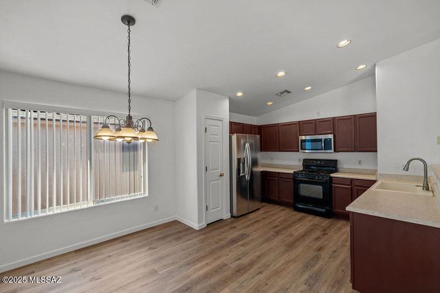 8838 E Mountain Spring Drive, Tucson, AZ 85747