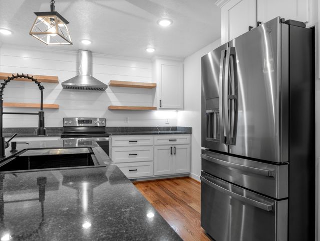 705 S Clay Street, Nevada, MO 64772