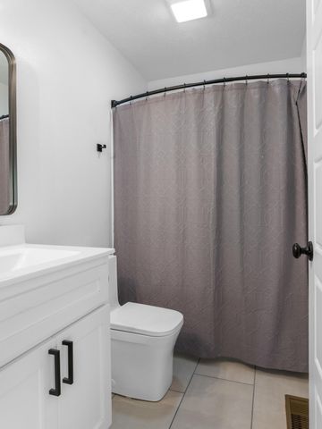 705 S Clay Street, Nevada, MO 64772