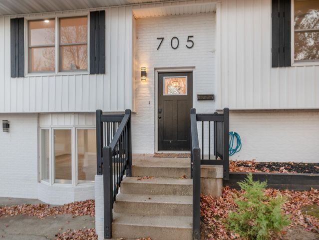 705 S Clay Street, Nevada, MO 64772