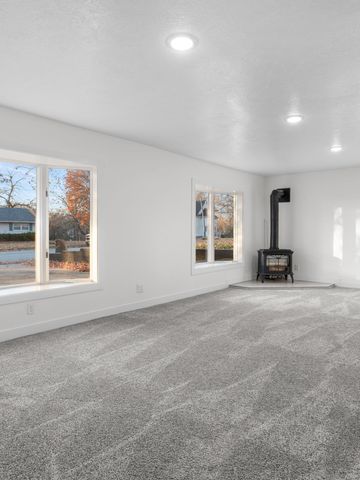 705 S Clay Street, Nevada, MO 64772