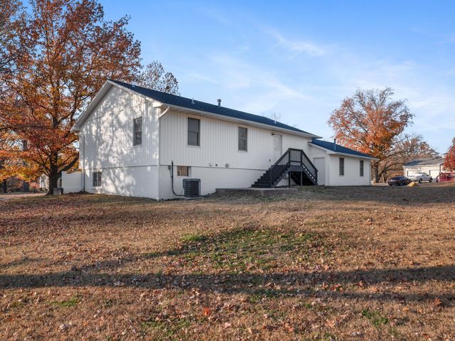 705 S Clay Street, Nevada, MO 64772