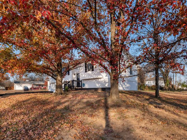 705 S Clay Street, Nevada, MO 64772