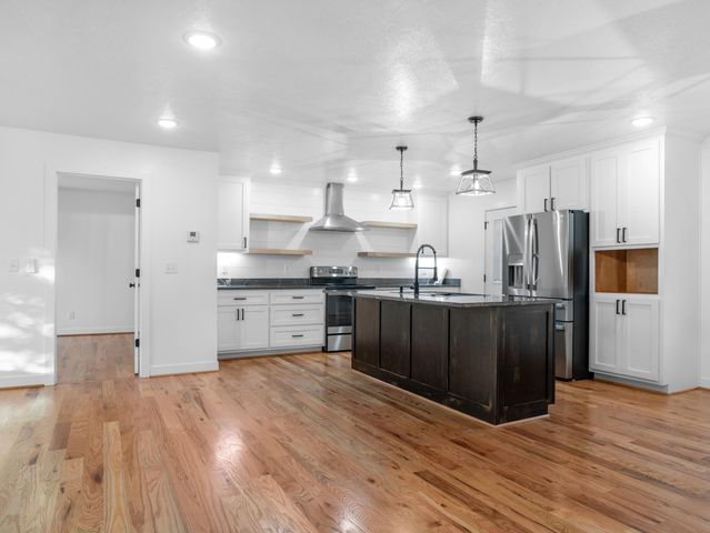705 S Clay Street, Nevada, MO 64772