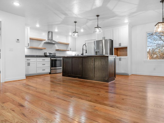 705 S Clay Street, Nevada, MO 64772