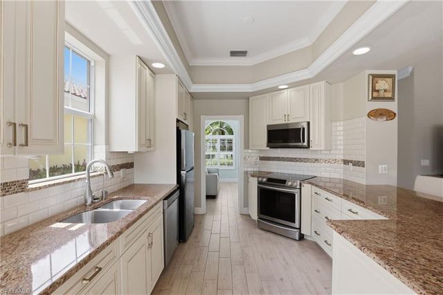 8767 Ferrara CT, Naples, FL 34114