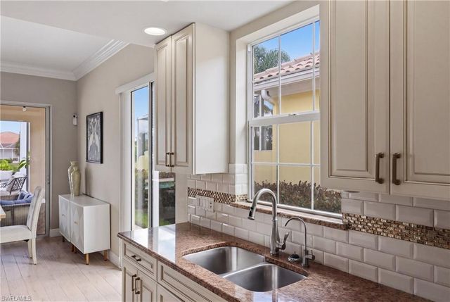 8767 Ferrara CT, Naples, FL 34114