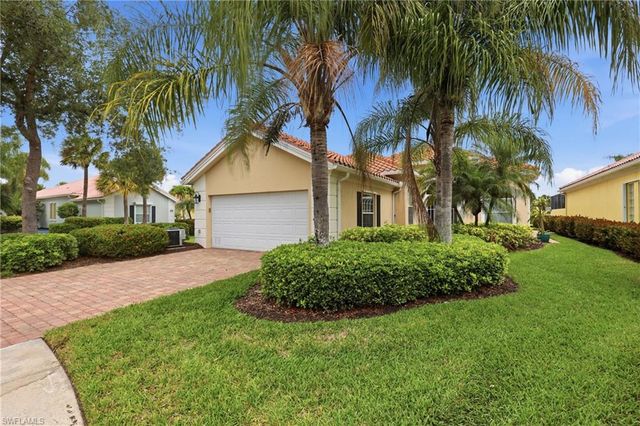 8767 Ferrara CT, Naples, FL 34114