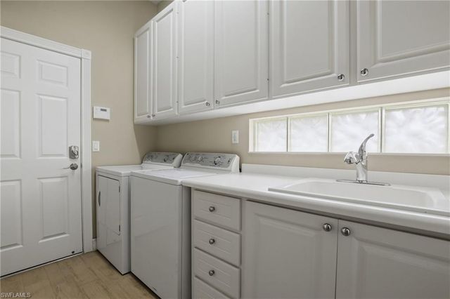 8767 Ferrara CT, Naples, FL 34114